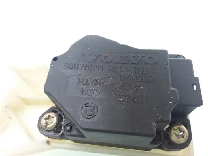 Volvo S60 (2000 - 2004) 30676511 Двигатель задвижки потока воздуха — фото 3