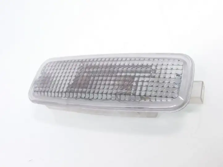 Audi A6 S6 C5 4B (2001 - 2004) 8L0947105A Передняя подсветка — фото 1