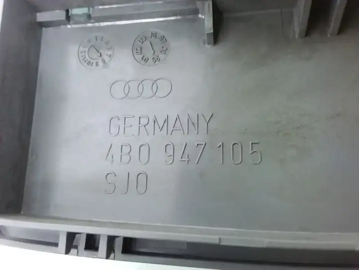Audi A6 S6 C5 4B (2001 - 2004) 4B0947105 Передняя подсветка — фото 3