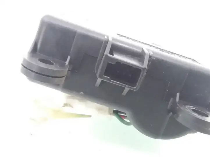 Nissan Primera (2001 - 2008) 3C27030850 Двигатель задвижки потока воздуха — фото 2