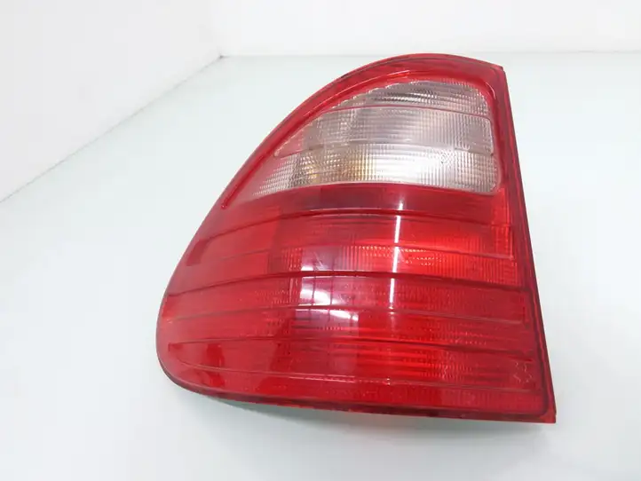 Mercedes-Benz E W210 (1995 - 2002) A2108204764 Задний фонарь в кузове — фото 1