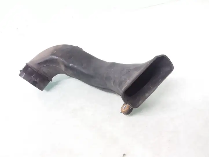 Toyota Avensis T250 (2006 - 2009) 177510R010 Детали воздухозаборника — фото 1