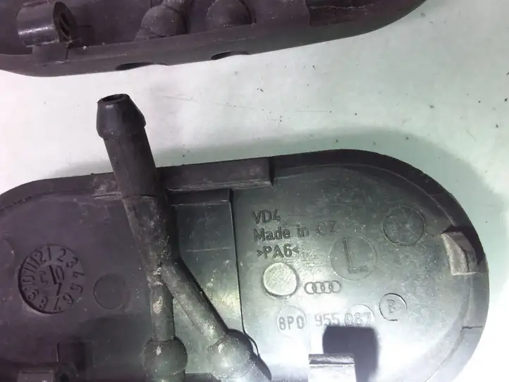 Audi A3/S3 8L (2000 - 2003) 8P0955988B Форсунка омывателя лобового стекла — фото 3