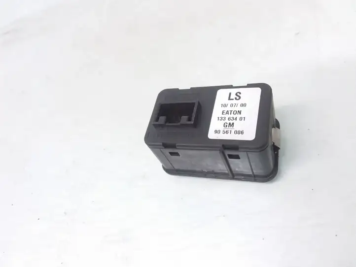 Opel Zafira A (1999 - 2003) 90561086 Блок кнопок стеклоподъемников — фото 2