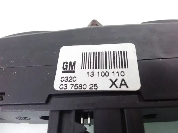 Opel Astra H (2004 - 2009) 13100110 Включатель аварийных фонарей — фото 3