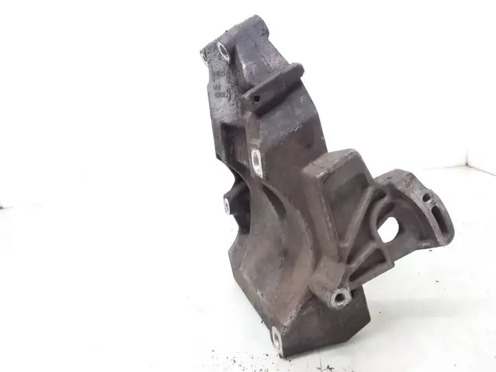 Audi A4 S4 B5 8D (1999 - 2001) 038260885C Кронштейн компрессора кондиционера воздуха — фото 2