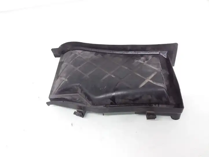 Audi A4 S4 B7 8E 8H (2004 - 2009) 8E1819979A Крышка микрофильтра воздуха — фото 1