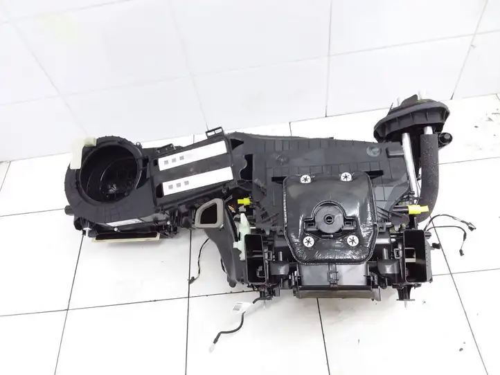 BMW 5 G30 G31 (2016 - ) 9868742 Комплект системы вентиляции салона — фото 1