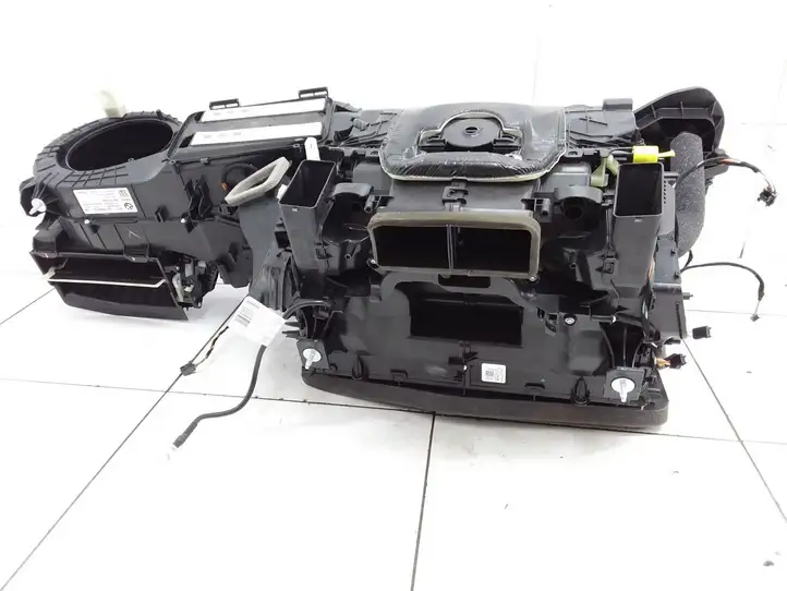 BMW 5 G30 G31 (2016 - ) 9868742 Комплект системы вентиляции салона — фото 4