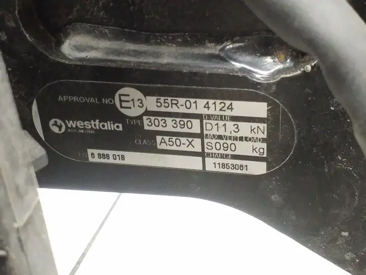 BMW 5 G30 G31 (2016 - ) 6888018 Комплект буксировочного крюка — фото 6