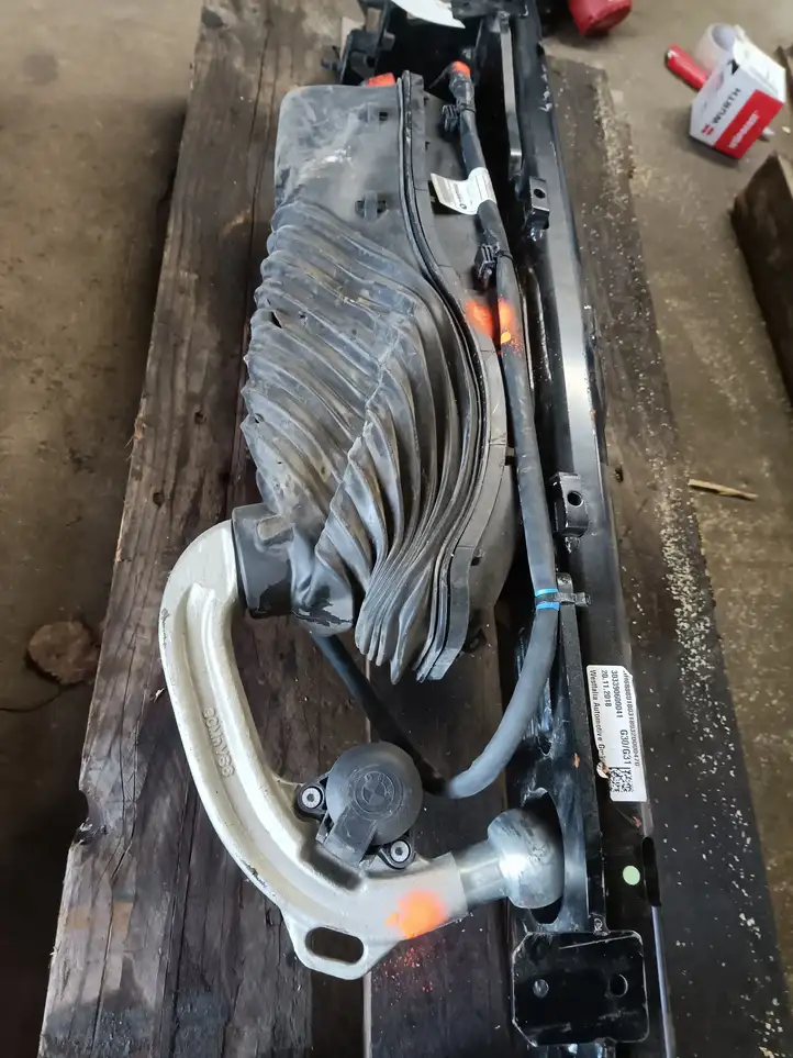 BMW 5 G30 G31 (2016 - ) 6888018 Комплект буксировочного крюка — фото 10