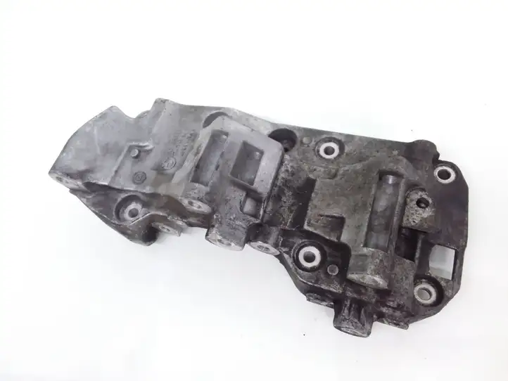 BMW 3 F30 F35 F31 (2012 - 2018) 8506863 Кронштейн генератора — фото 1