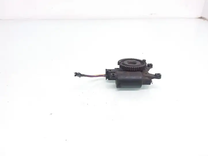 Opel Astra H (2004 - 2009) 52406337R05 Двигатель задвижки потока воздуха — фото 2