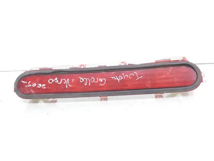 Toyota Corolla Verso E121 (2004 - 2007) 815700F011 Дополнительный стоп фонарь — фото 1