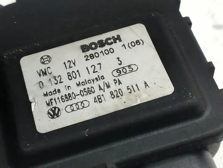 Audi A6 S6 C5 4B (1997 - 2001) 4B1820511 Двигатель задвижки потока воздуха — фото 4