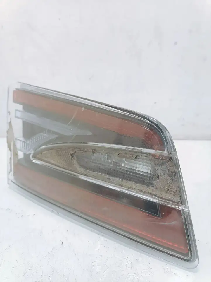 Tesla Model S (2012 - 2016) 600592500B Задний фонарь в крышке багажника — фото 3