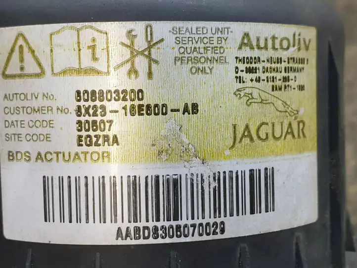 Jaguar XF (2007 - 2015) 8X2316E600AB Подушка безопасности пешехода — фото 6
