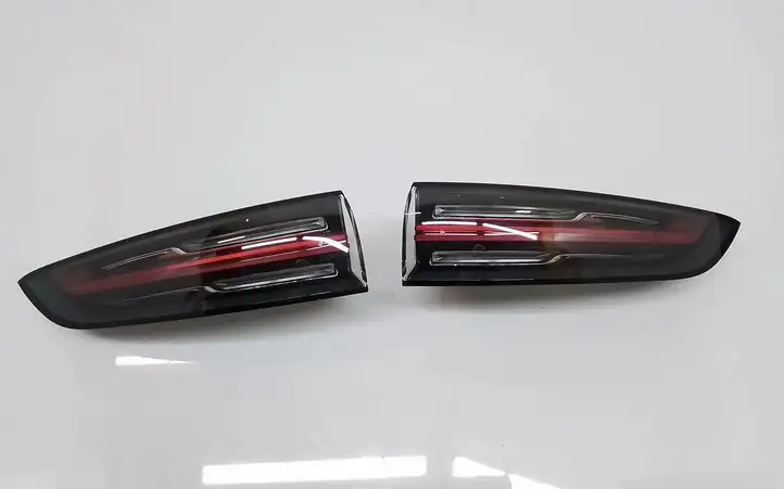 Porsche Cayenne (9Y0 9Y3) (2018 - ) 9Y0945081Q Задний фонарь в крышке багажника — фото 4