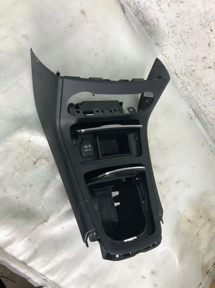 Mercedes-Benz B-class W246 (2014 - 2018) A2466802500 Пепельница — фото 3