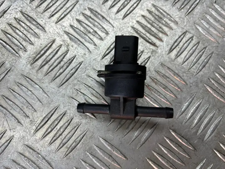 Volkswagen Golf IV (1998 - 2005) 038906081B Датчик температуры топлива — фото 1