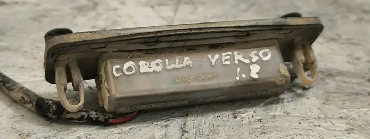 Toyota Corolla Verso AR10 (2004 - 2009) Кнопка закрытия крышки багажника — фото 3