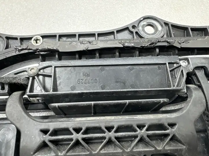 Tesla Model S (2012 - 2016) 1135725S0A Наружная ручка двери — фото 3