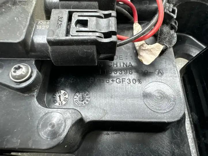 Tesla Model S (2012 - 2016) 1135725S0A Наружная ручка двери — фото 5