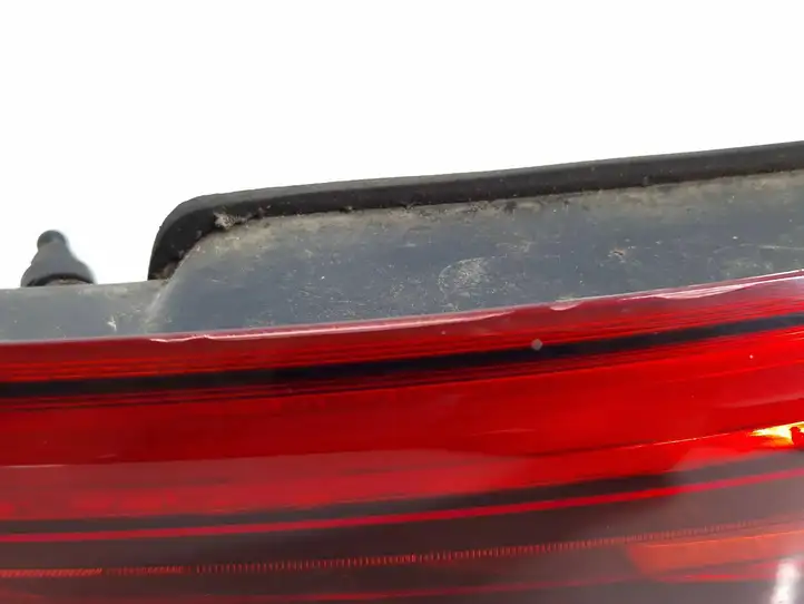 Audi Q3 8U (2011 - 2014) 8U0945094A Задний фонарь в крышке багажника — фото 10