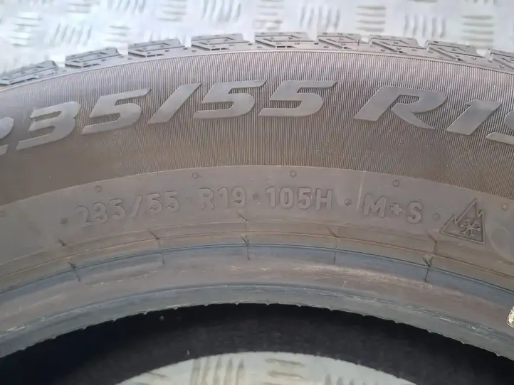 Audi Q5 SQ5 (2017 - ) PIRELLI Зимняя шина R19 — фото 6