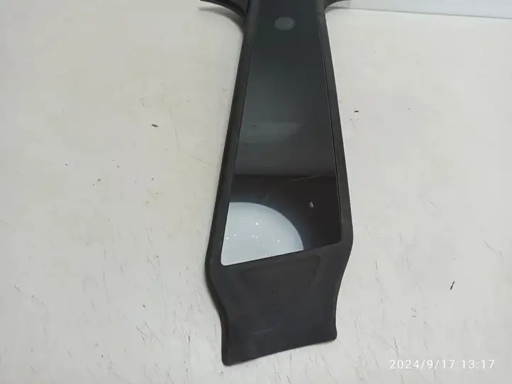 Tesla Model Y (2019 - 2024) Наружная накладка стойки B — фото 3