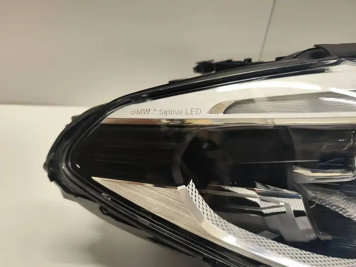 BMW 5 G30 G31 (2016 - ) 7214954 Передняя фара — фото 10