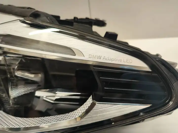 BMW 5 G30 G31 (2016 - ) 7439195 Передняя фара — фото 2