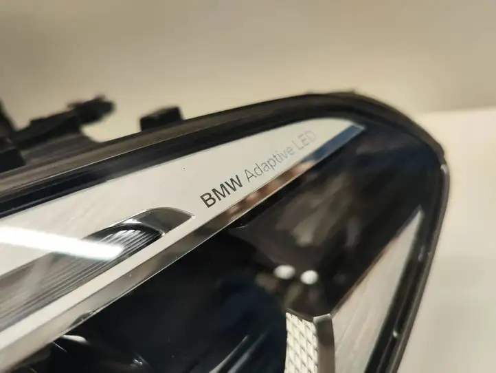 BMW 5 G30 G31 (2016 - ) 7439195 Передняя фара — фото 17