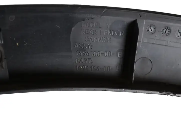 Tesla Model Y (2019 - 2024) 149418800B Молдинг заднего крыла — фото 6