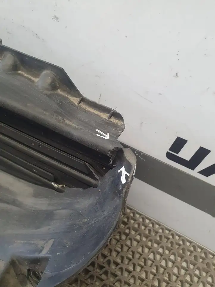 BMW 5 E60 E61 (2004 - 2010) 51117178116 Дефлектор воздуха — фото 12