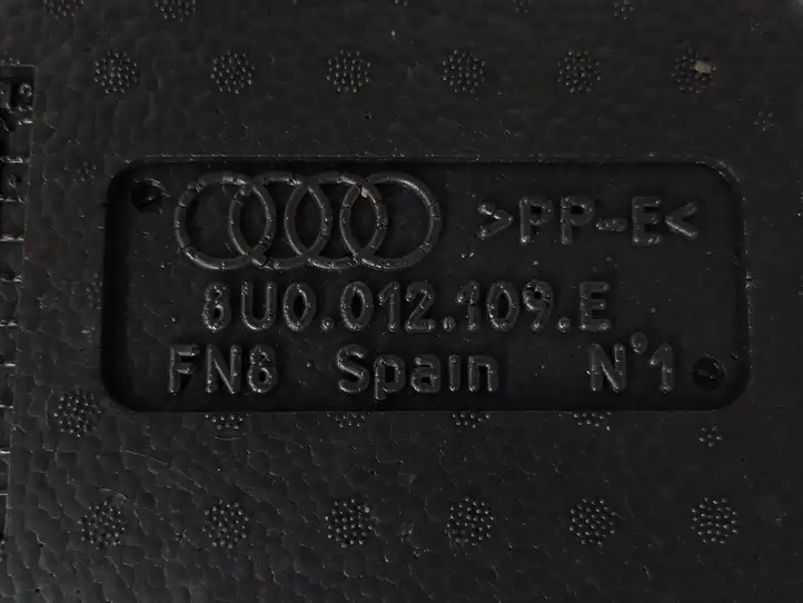Audi Q3 8U (2011 - 2014) 8U0012109E Обшивка ниши запасного колеса — фото 6