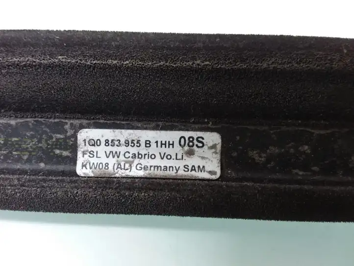 Volkswagen Eos (2006 - 2010) 1Q0853955B Уплотнитель стекла передней двери — фото 3