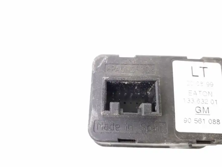 Opel Astra G (1998 - 2004) 90561088 Блок кнопок стеклоподъемников — фото 2