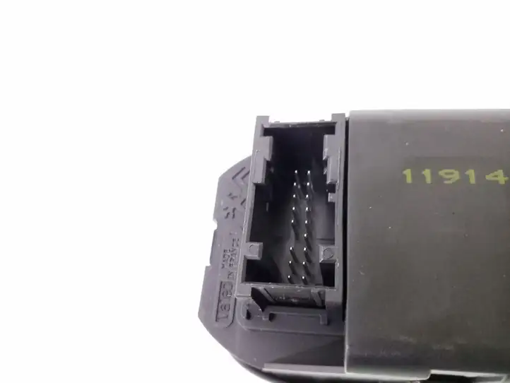 Peugeot 206 (1998 - 2012) 11914 Блок кнопок стеклоподъемников — фото 4