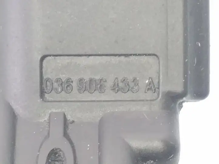 Volkswagen PASSAT B6 (2005 - 2010) 036906433A Датчик коленвала — фото 3