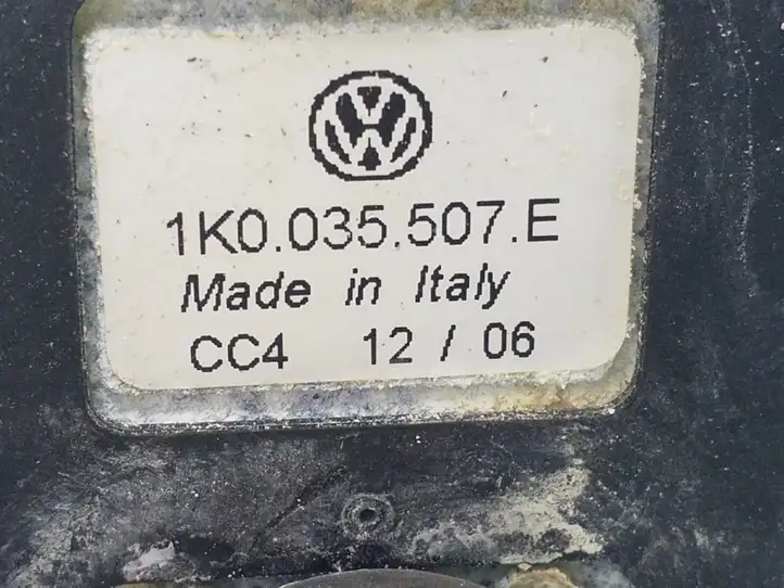 Volkswagen PASSAT B6 (2005 - 2010) 1K0035507E GPS антенна — фото 4