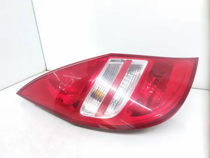 Hyundai i30 (2007 - 2012) 924012R0 Задний фонарь в кузове — фото 1