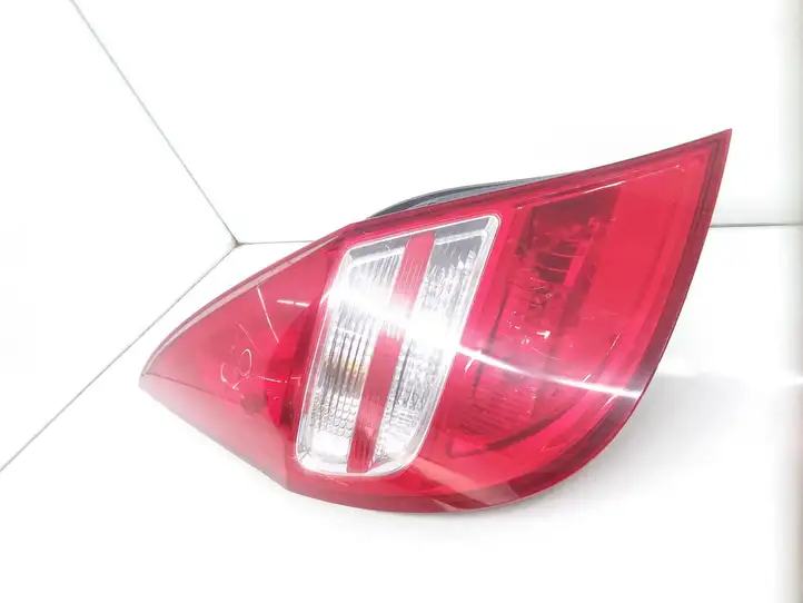 Hyundai i30 (2007 - 2012) 924012R0 Задний фонарь в кузове — фото 4