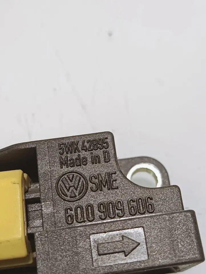 Volkswagen Polo (2001 - 2005) 6Q0909606 Датчик удара SRS — фото 3
