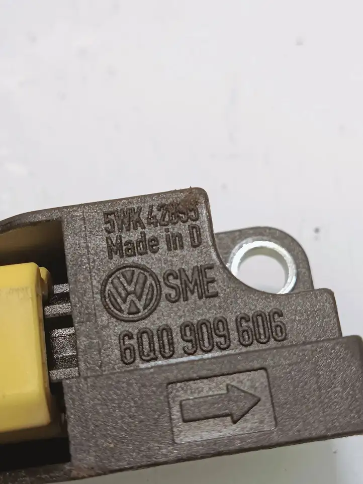 Volkswagen Polo (2001 - 2005) 6Q0909606 Датчик удара SRS — фото 3