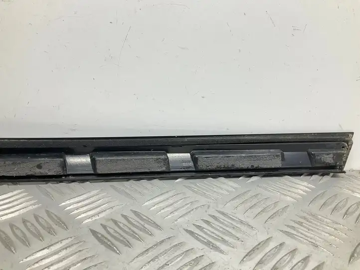 Volkswagen PASSAT B8 (2015 - ) 3G9805946 Накладка заднего стекла — фото 7