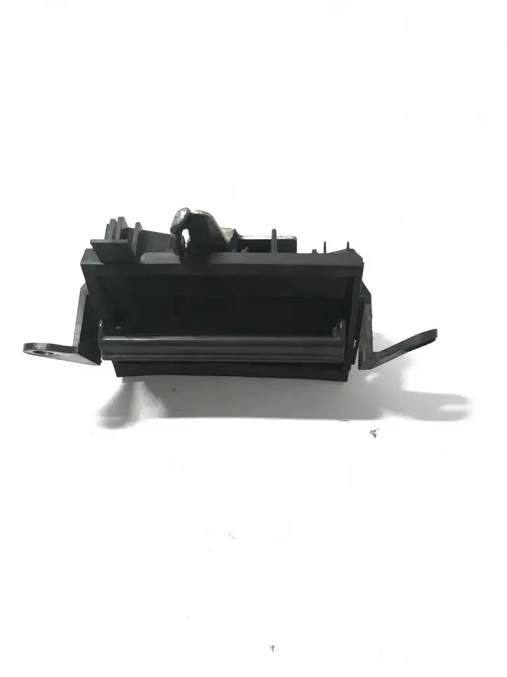 Toyota Land Cruiser (J120) (2002 - 2009) Ручка багажной двери — фото 2