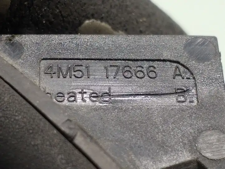 Ford Focus (2005 - 2008) 4M5117666A Форсунка омывателя лобового стекла — фото 3