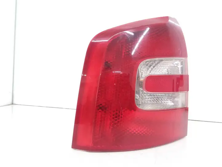 Skoda Octavia Mk2 (1Z) (2004 - 2013) 1Z9945095 Задний фонарь в кузове — фото 2