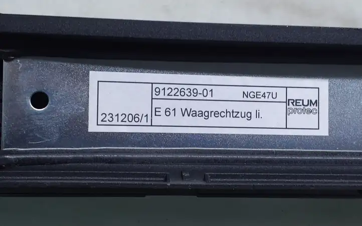 BMW 5 E60 E61 (2004 - 2010) 9122639 Солнцезащитная шторка заднего бокового окна — фото 4